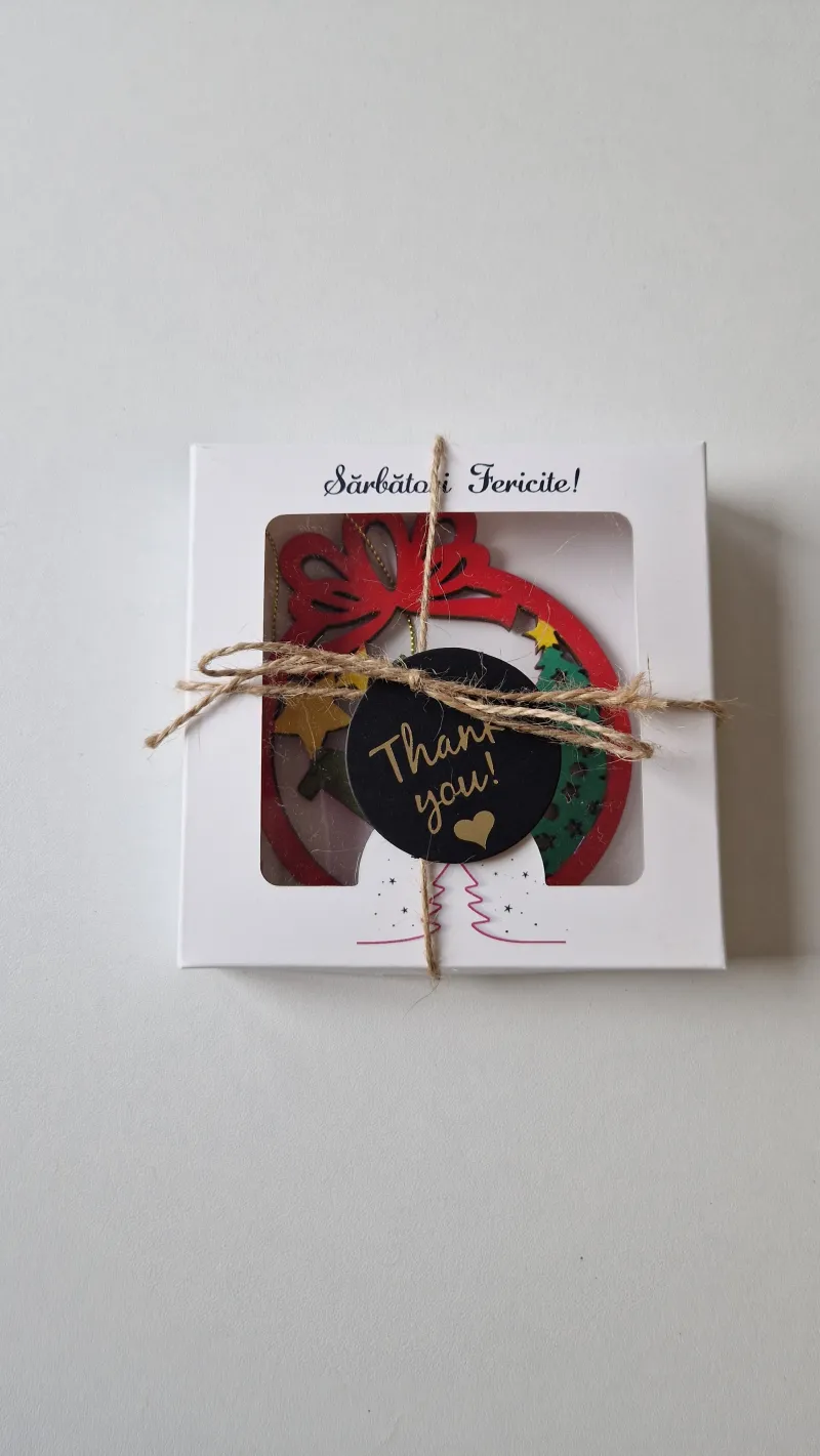 Glob din Lemn cu Inițială și Cutie Cadou